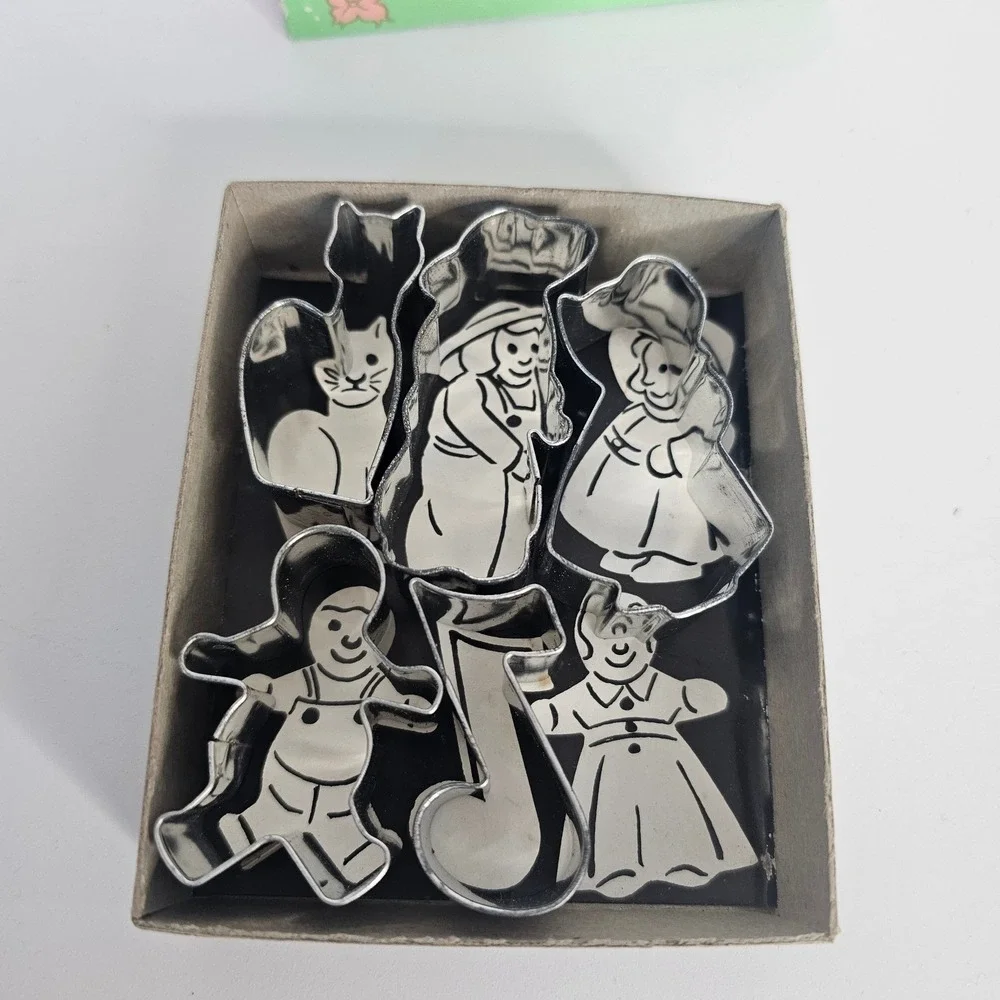 Vintage Mini Metal Cookie Cutters‎ Dutch Boy Girl Music Note Cat Gingerbread Man